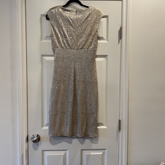 Great gold dress with shoulder pads size 8 - Picture 5 of 7
